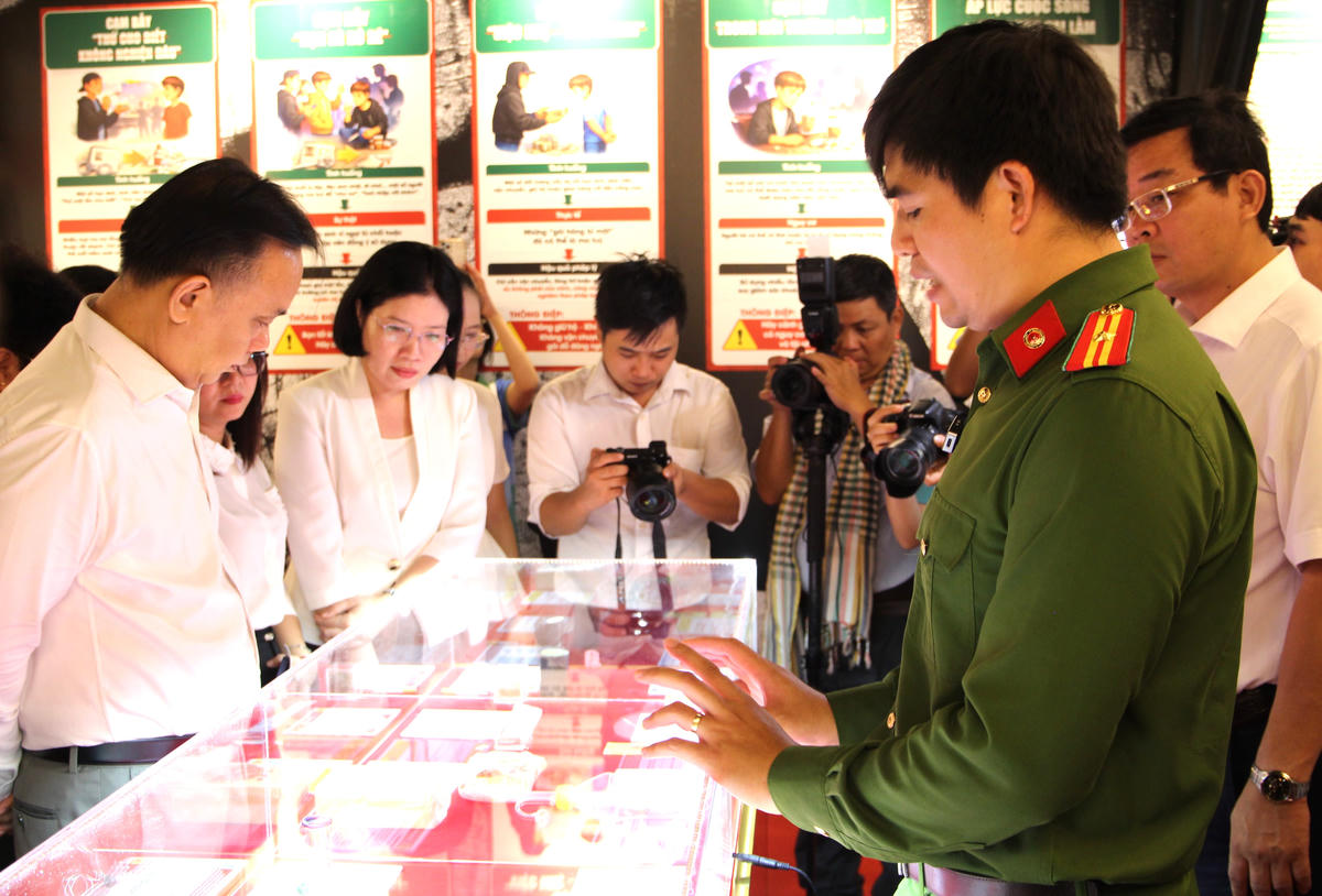 Tuyên truyền nhân dân tham gia phòng, chống ma túy là một trong những nhiệm vụ trọng tâm, thường xuyên trên địa bàn phường. Ảnh: Q.Đ.