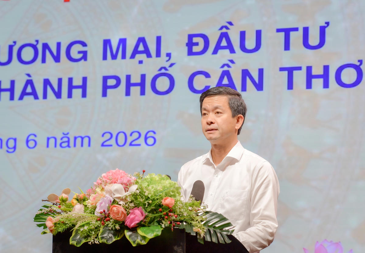 Ông Lê Quang Tùng, Ủy viên Trung ương Đảng, Bí thư Thành ủy phát biểu chào mừng tại hội nghị. Ảnh Văn Dương