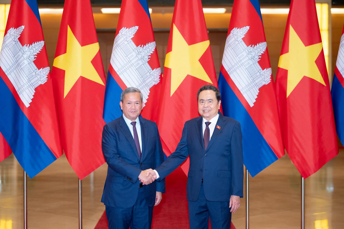 Chủ tịch Quốc hội Trần Thanh Mẫn và Thủ tướng Campuchia Hun Manet.&nbsp;Ảnh: Phạm Thắng