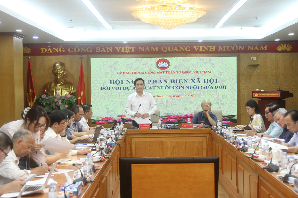 Quang cảnh hội nghị phản biện xã hội đối với dự án Luật Nuôi con nuôi (sửa đổi). Ảnh: Tiến Đạt