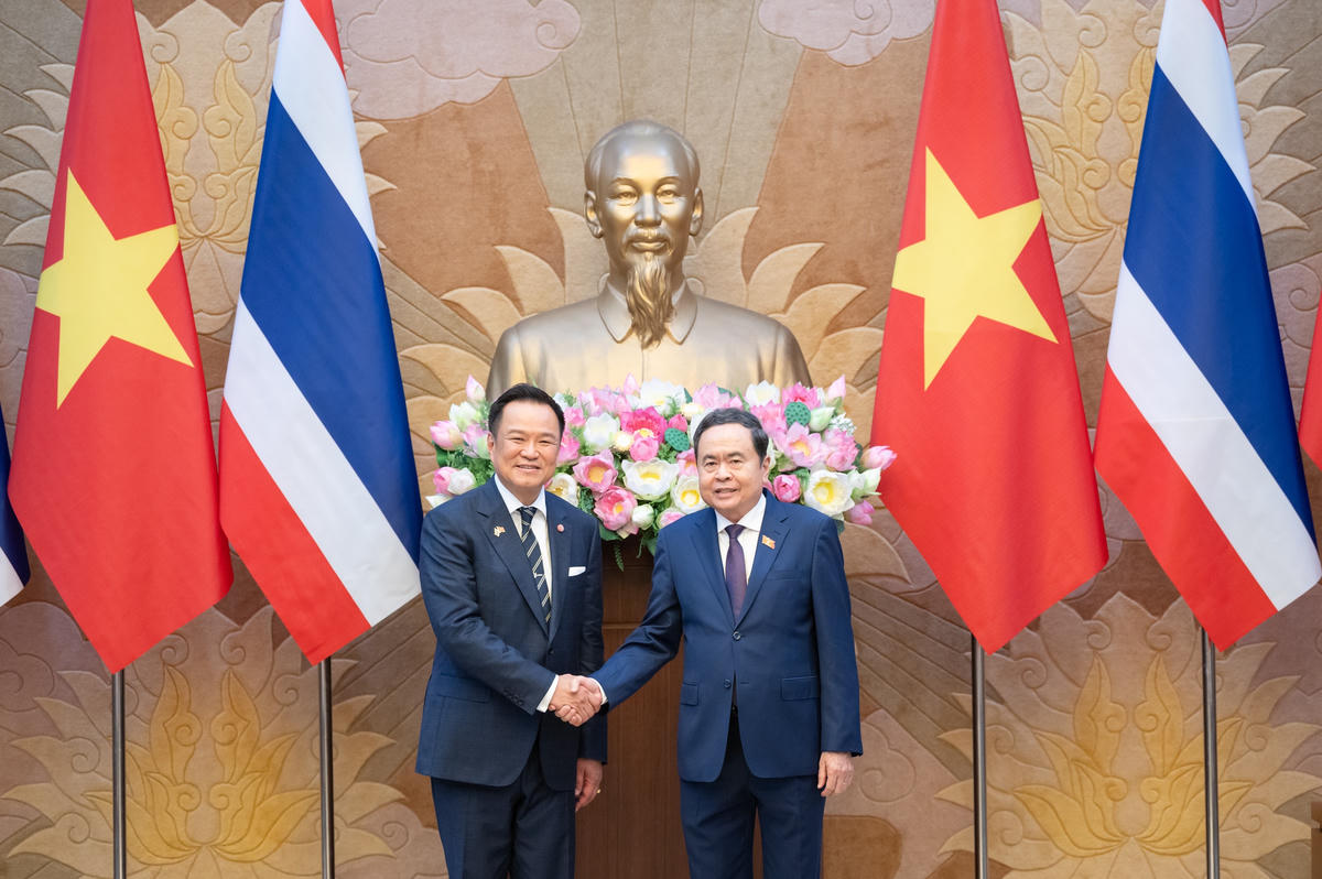 Chủ tịch Quốc hội Trần Thanh Mẫn và Thủ tướng Thái Lan Anutin Charnvirakul. Ảnh: Phạm Thắng