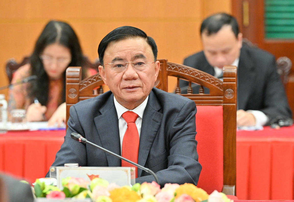 Đồng chí Thường trực Ban Bí thư Trần Cẩm Tú chủ trì cuộc tiếp.
