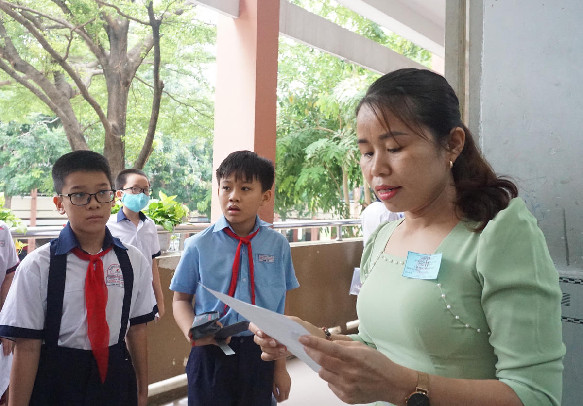 Học sinh thực hiện thi đánh giá năng lực vào lớp 6 ở TP Hồ Chí Minh. Ảnh: Đ.X.