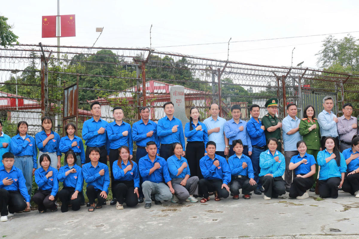 Tuổi trẻ MTTQ, các đoàn thể Trung ương thể hiện quyết tâm, trách nhiệm hướng về vùng biên giới, chăm lo đời sống nhân dân.
