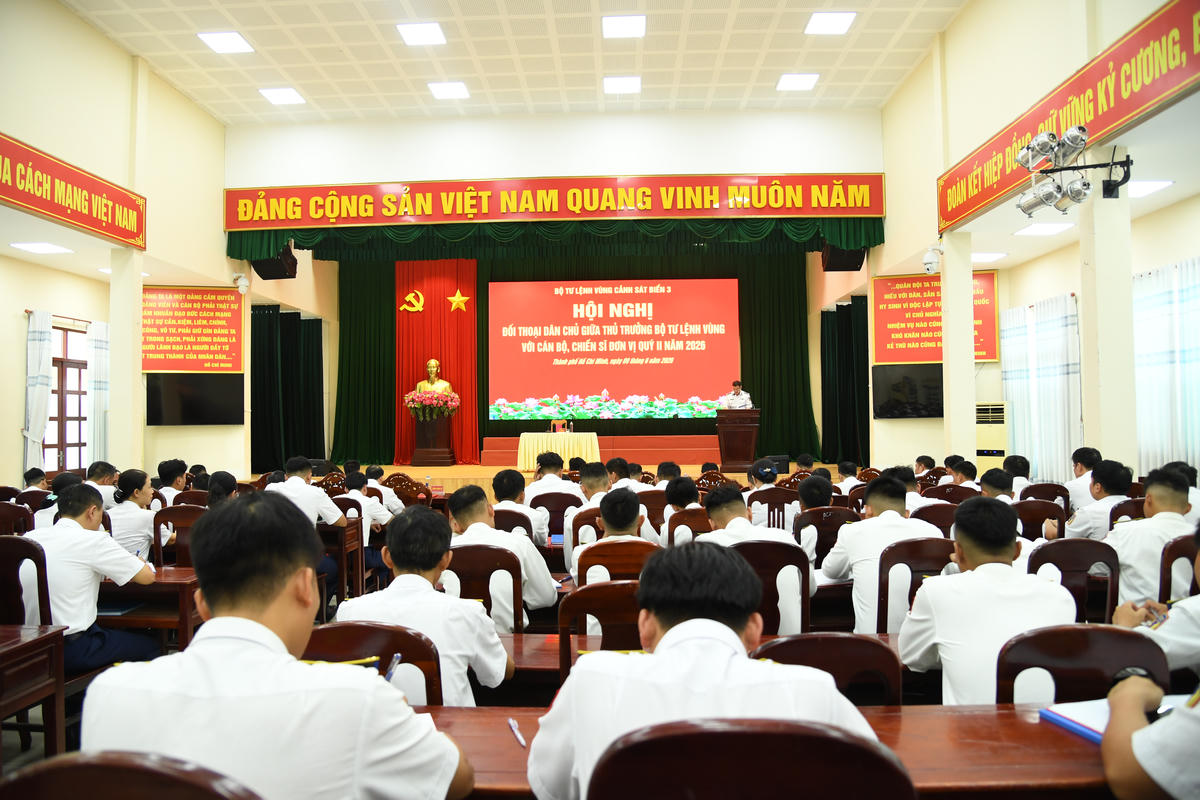 Hơn 300 chủ tàu cá cam kết không khai thác hải sản bất hợp pháp