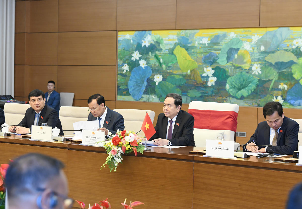 Chủ tịch Quốc hội Trần Thanh Mẫn cùng các đại biểu Việt Nam tại hội kiến. Ảnh: Lâm Hiển
