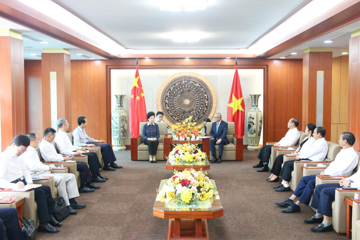 Đoàn đại biểu cấp cao Chính hiệp toàn quốc Trung Quốc chào xã giao lãnh đạo tỉnh Phú Thọ.