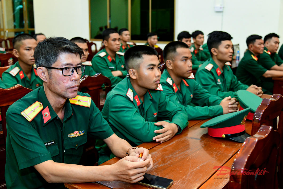 TP Hồ Chí Minh: Bổ nhiệm, điều động 37 người tham gia lực lượng 'khảo sát, tìm kiếm, quy tập hài cốt liệt sĩ'