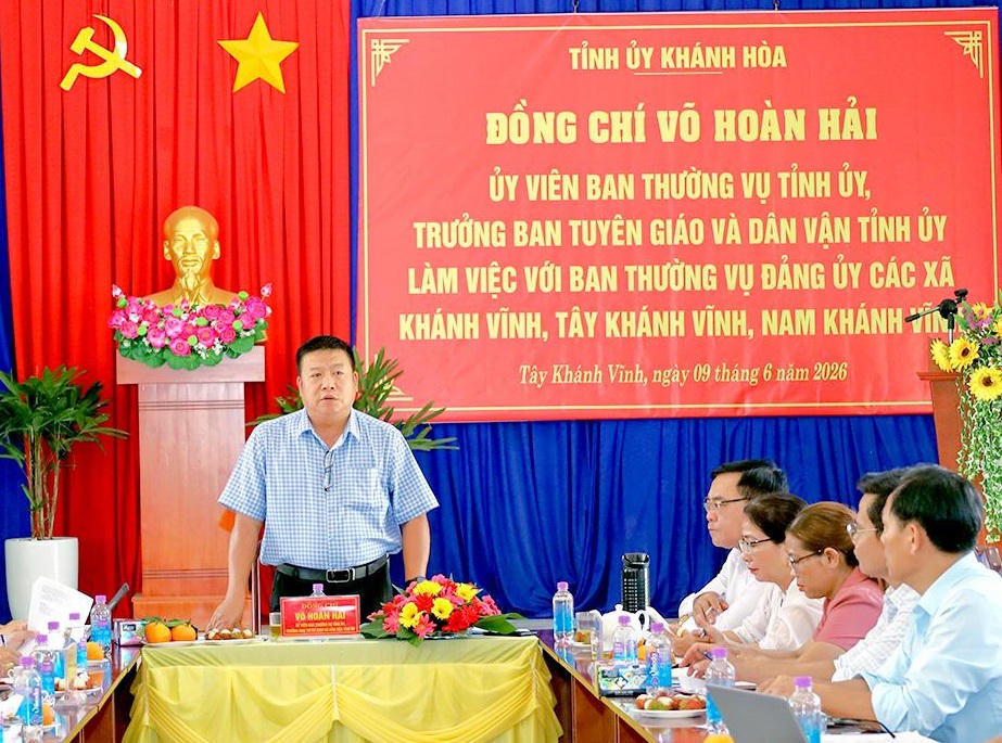 Ông Võ Hoàn Hải, Trưởng Ban Tuyên giáo và Dân vận Tỉnh ủy Khánh Hòa, phát biểu tại buổi làm việc.