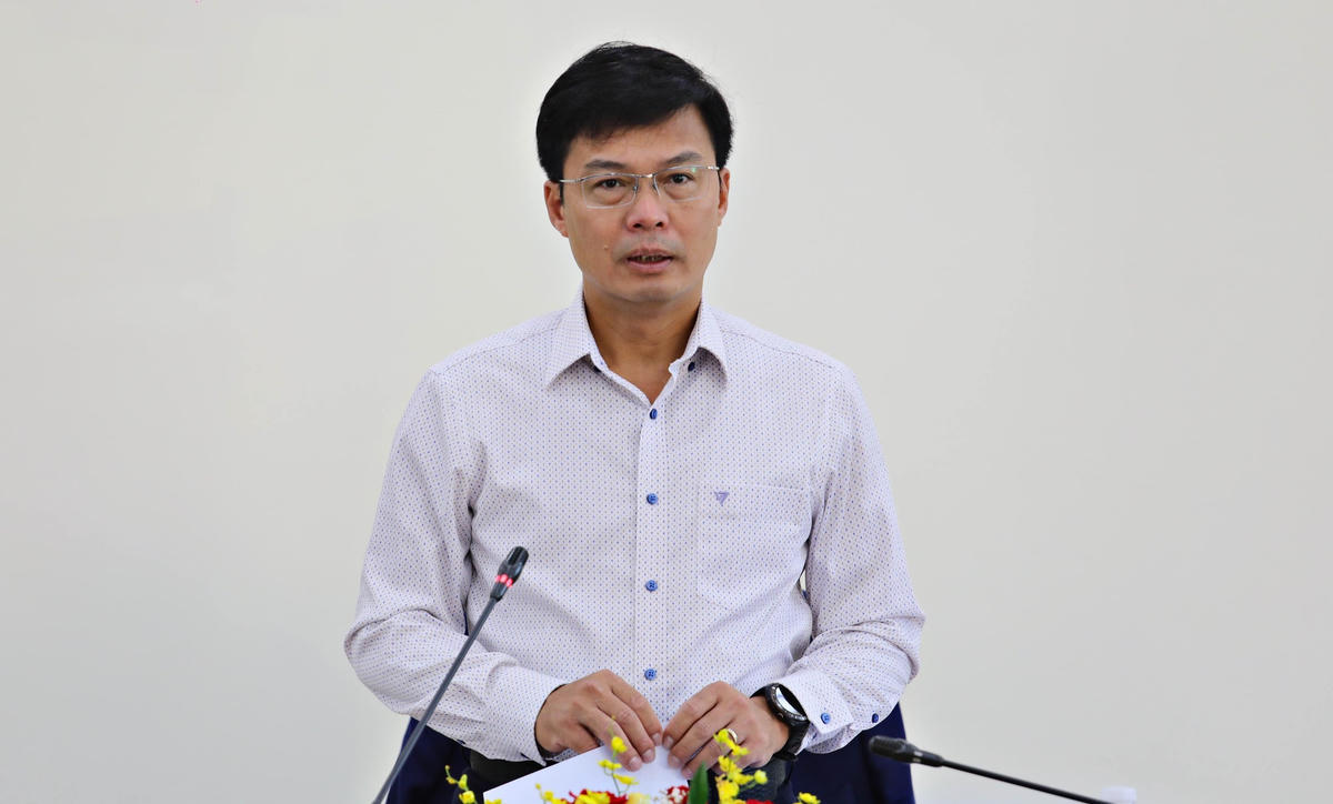 Ông Đinh Văn Tuấn, Phó Chủ tịch UBND tỉnh Lâm Đồng, phát biểu tại hội nghị.