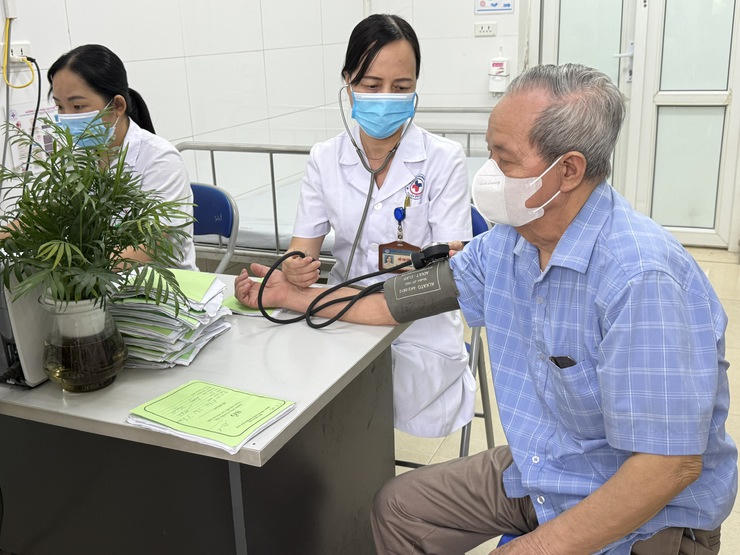 Chạy đua tới mục tiêu khám sức khỏe toàn dân miễn phí