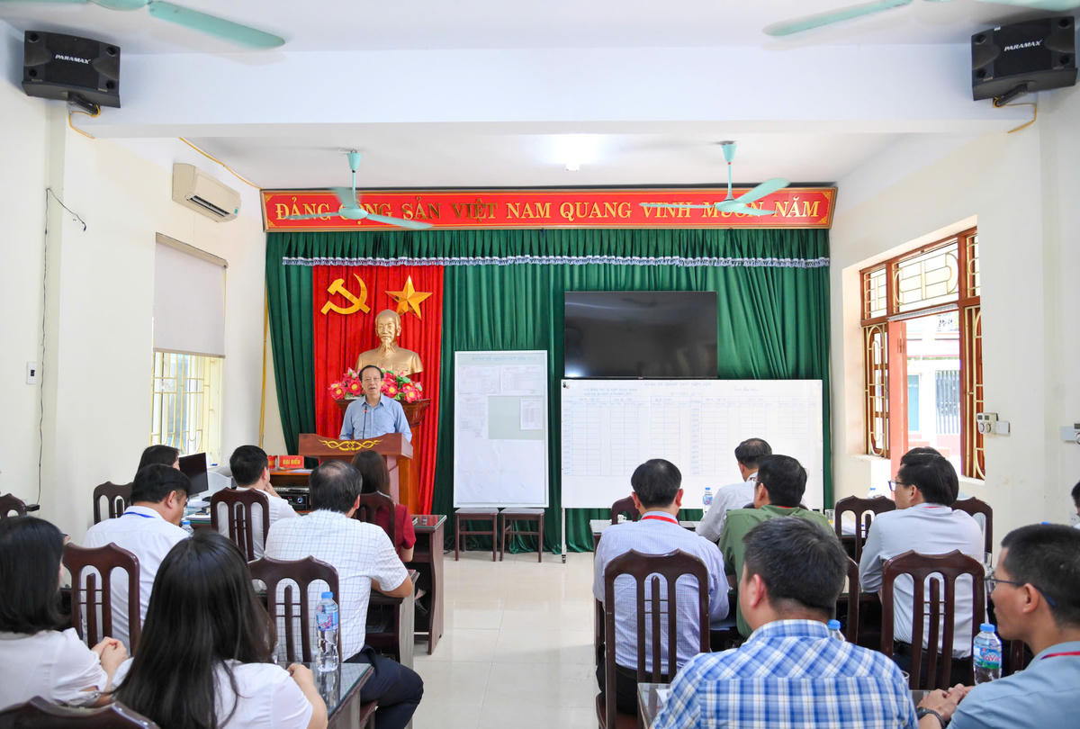 Thứ trưởng Bộ GDĐT Phạm Ngọc Thưởng phát biểu tại buổi làm việc.