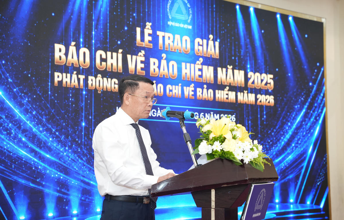 Ông Nguyễn Đức Lợi, Phó Chủ tịch Thường trực Hội Nhà báo Việt Nam, Trưởng Ban Giám khảo phát biểu tại Lễ trao giải.