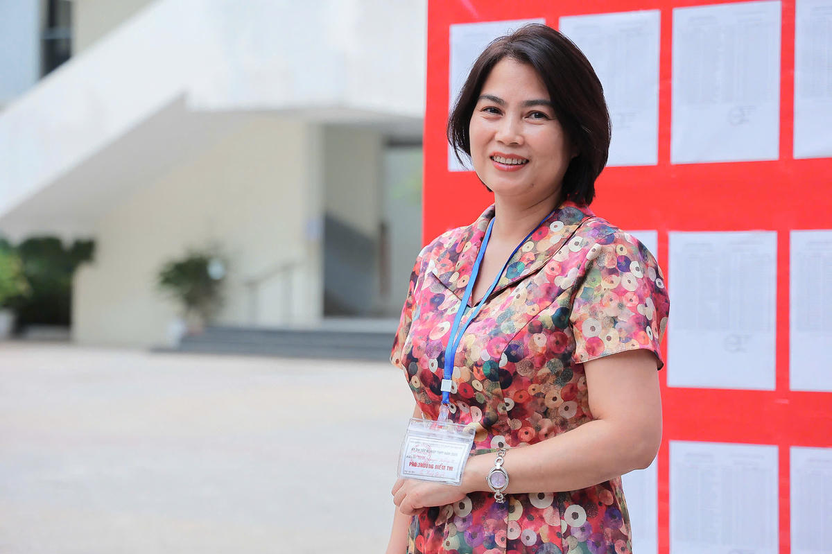 Trao đổi với phóng viên, bà Lê Thúy Quỳnh, Phó Hiệu trưởng Trường THCS Nguyễn Trường Tộ, Phó trưởng điểm thi cho biết, điểm thi đã hoàn tất mọi công tác chuẩn bị theo đúng quy định. Năm nay, điểm thi bố trí 33 phòng thi chính thức, 1 phòng thi dự phòng và 1 phòng chờ, phục vụ 792 thí sinh dự thi.