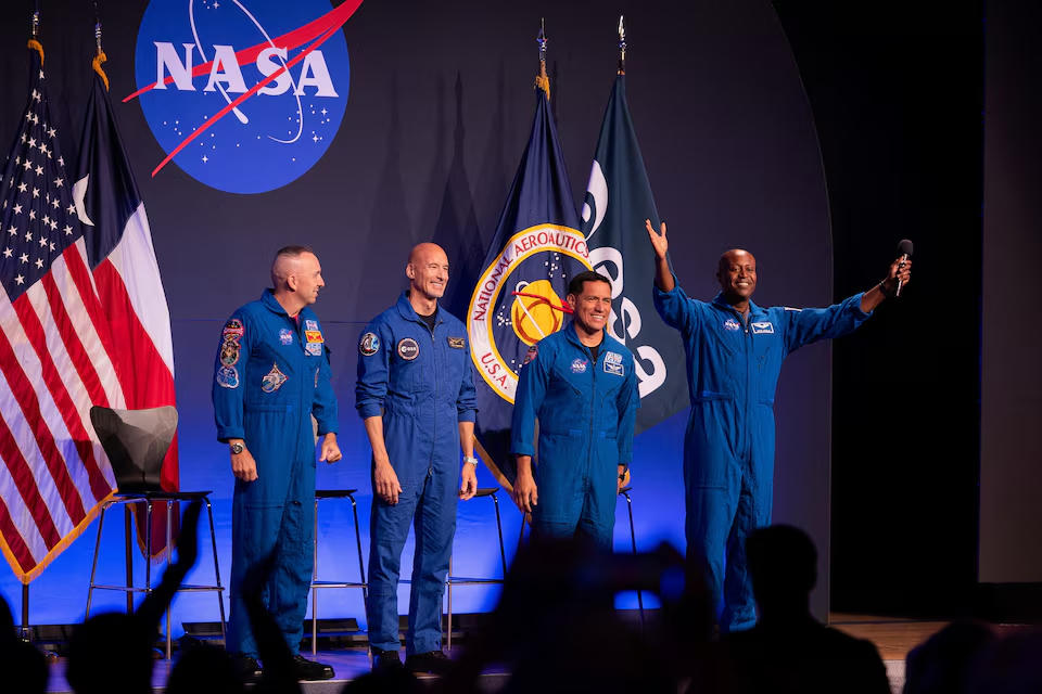 Bốn thành viên của sứ mệnh Artemis III của NASA. Nguồn: Reuters.