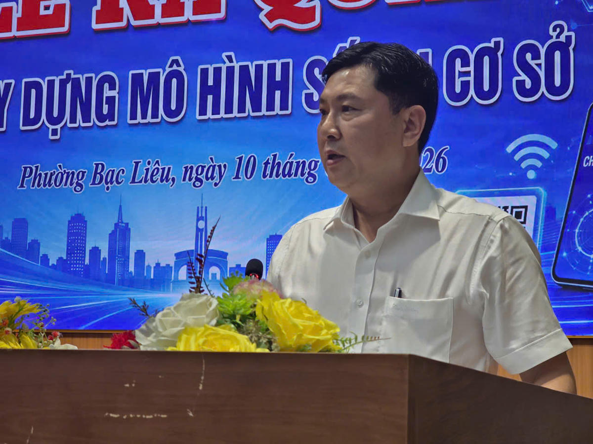 Chủ tịch UBND phường Bạc Liêu Lê Việt Xô phát biểu tại Lễ ra quân xây dựng “Mô hình số tại cơ sở”. Ảnh: Nguyên Du