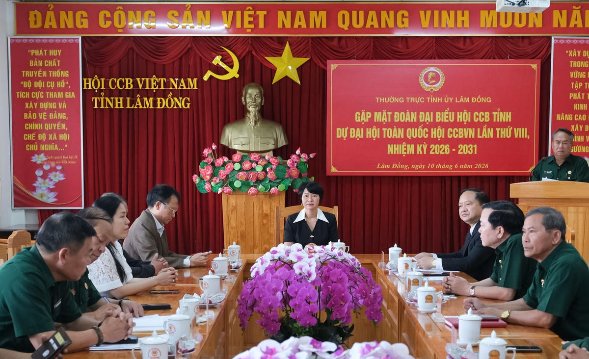 Quang cảnh buổi gặp mặt Đoàn đại biểu Cựu chiến binh tỉnh Lâm Đồng tham dự Đại hội đại biểu toàn quốc Hội Cựu chiến binh Việt Nam lần thứ VIII.