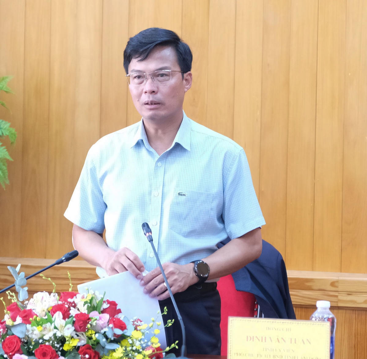 Ông Đinh Văn Tuấn, Phó Chủ tịch UBND tỉnh Lâm Đồng, phát biểu tại buổi làm việc.