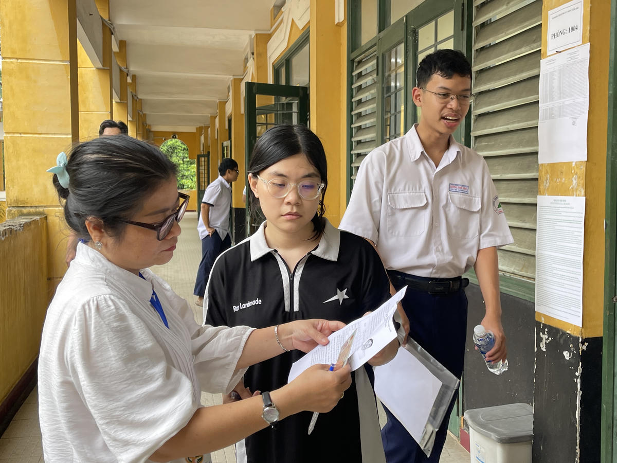 Nhiều thí sinh ở TP Hồ Chí Minh tỏ ra tự tin trước kỳ thi tốt nghiệp THPT. Ảnh: Đ.Xá.