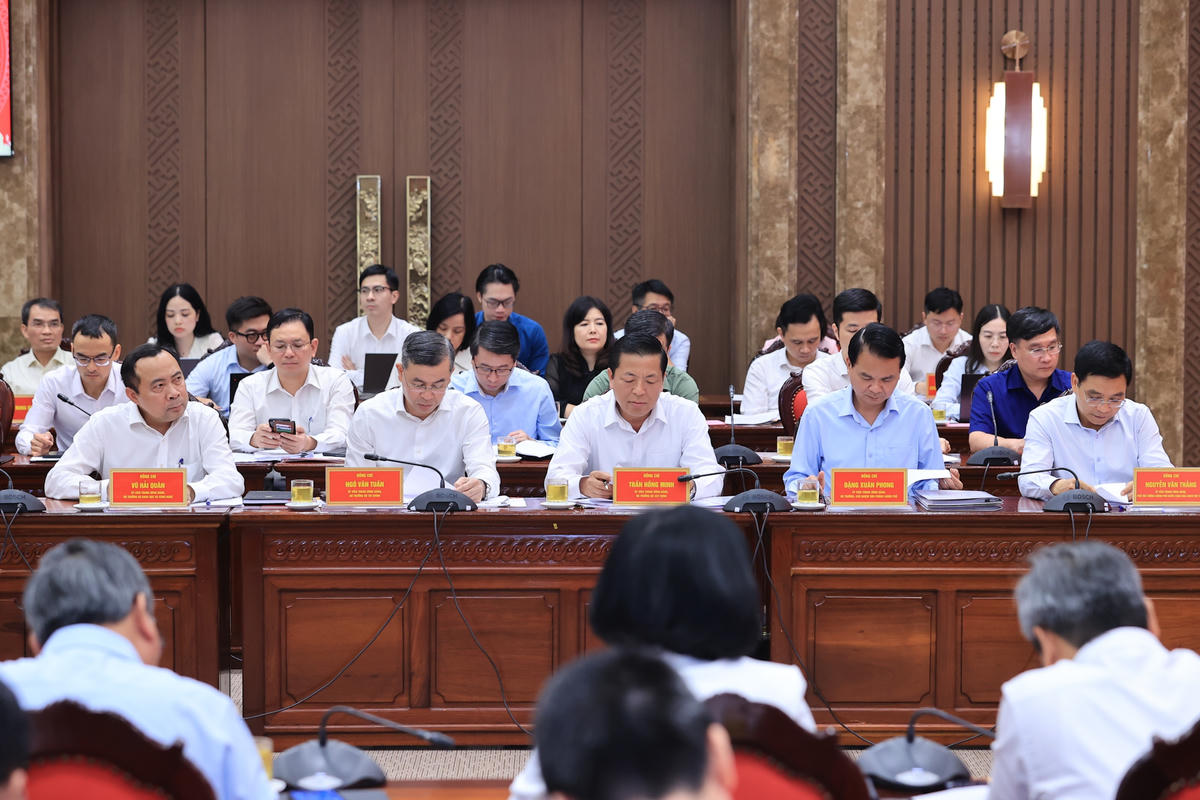 Các đại biểu dự buổi làm việc. Ảnh: Nhật Bắc