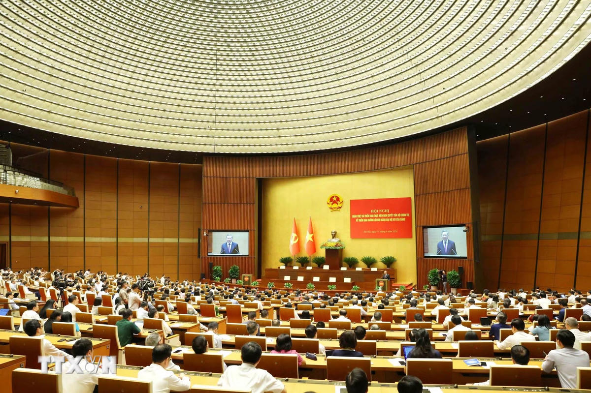 ttxvn-hoi-nghi-quan-triet-nghi-quyet-cua-bo-chinh-tri-ve-duong-loi-doi-ngoai-dai-hoi-xiv-cua-dang-1106-15.jpg