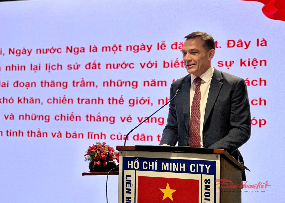 Ông Yury Ivanovich Nemtsov, Phó Tổng Lãnh sự Liên bang Nga tại TP Hồ Chí Minh phát biểu. Ảnh: Ánh Tuyết.