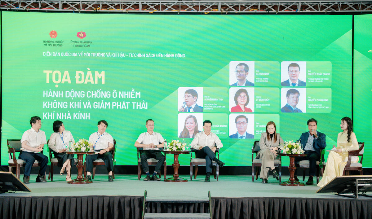 Tọa đàm “Hành động chống ô nhiễm không khí và giảm phát thải khí nhà kính” diễn ra trong khuôn khổ Diễn đàn quốc gia về Môi trường và Khí hậu 2026 (Ảnh: VN).