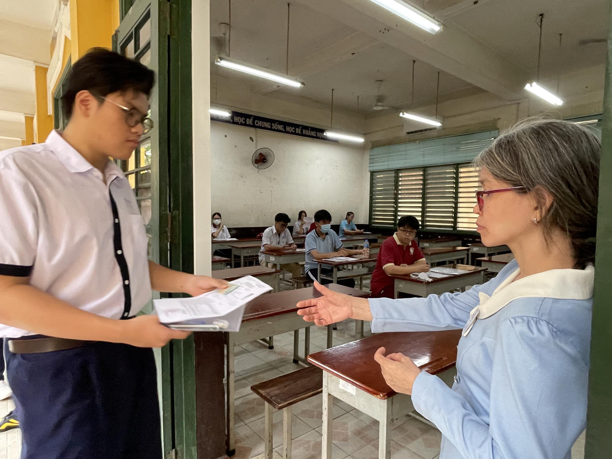 TP Hồ Chí Minh: Thí sinh thoải mái trước kỳ thi tốt nghiệp THPT Quốc gia