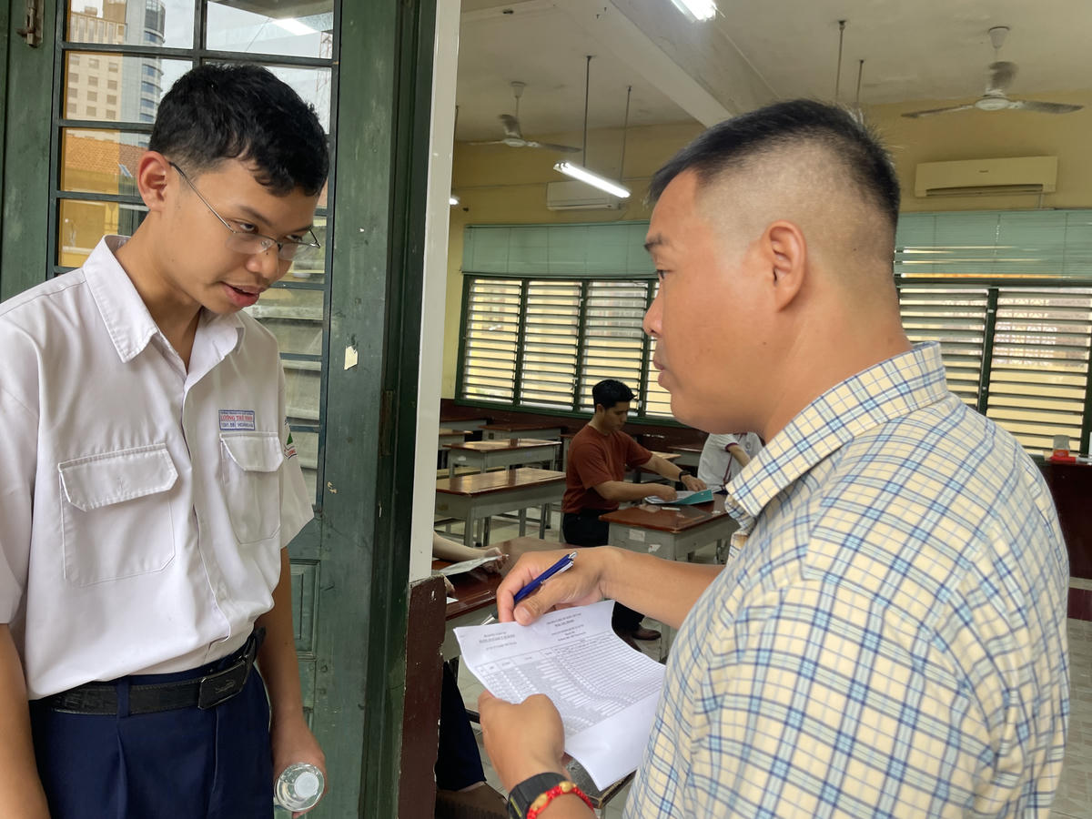 TP Hồ Chí Minh: Thí sinh thoải mái trước kỳ thi tốt nghiệp THPT Quốc gia