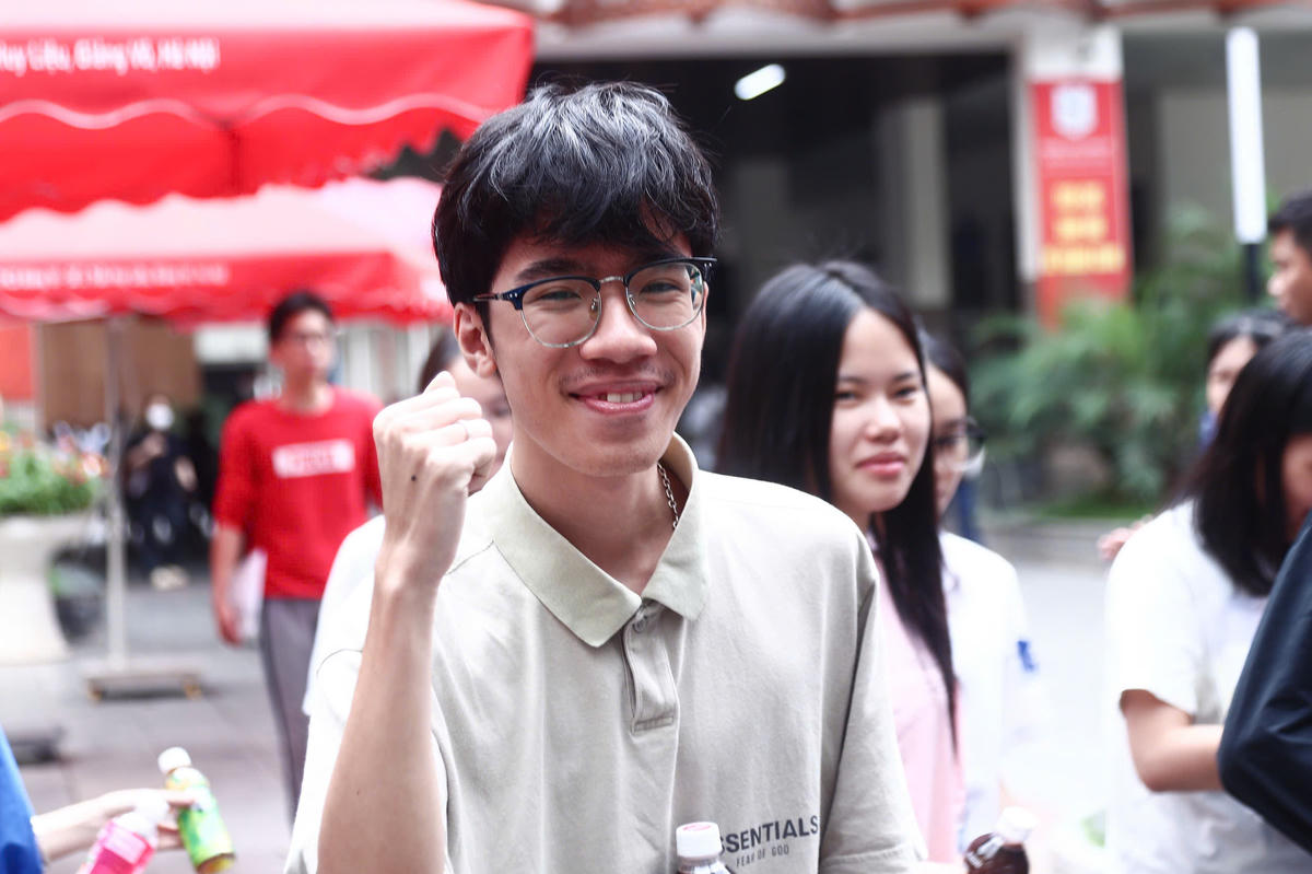 Sau nhiều tháng ôn tập, các sĩ tử đã chính thức khép lại kỳ thi quan trọng và bước vào giai đoạn chờ kết quả cũng như đăng ký xét tuyển đại học.