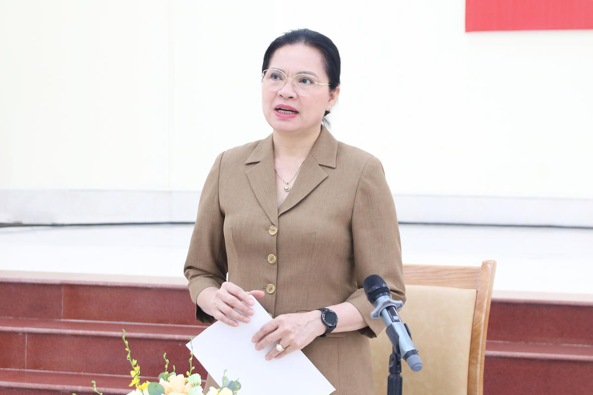 Phó Chủ tịch – Tổng Thư ký Hà Thị Nga phát biểu tại buổi làm việc.