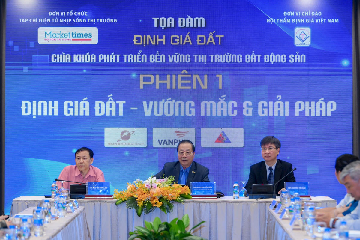Toàn cảnh toạ đàm. Ảnh:BTC.