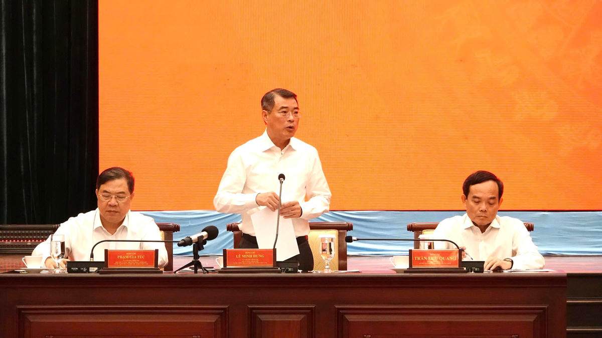 Thủ tướng Lê Minh Hưng phát biểu tại buổi làm việc. Ảnh: H.L