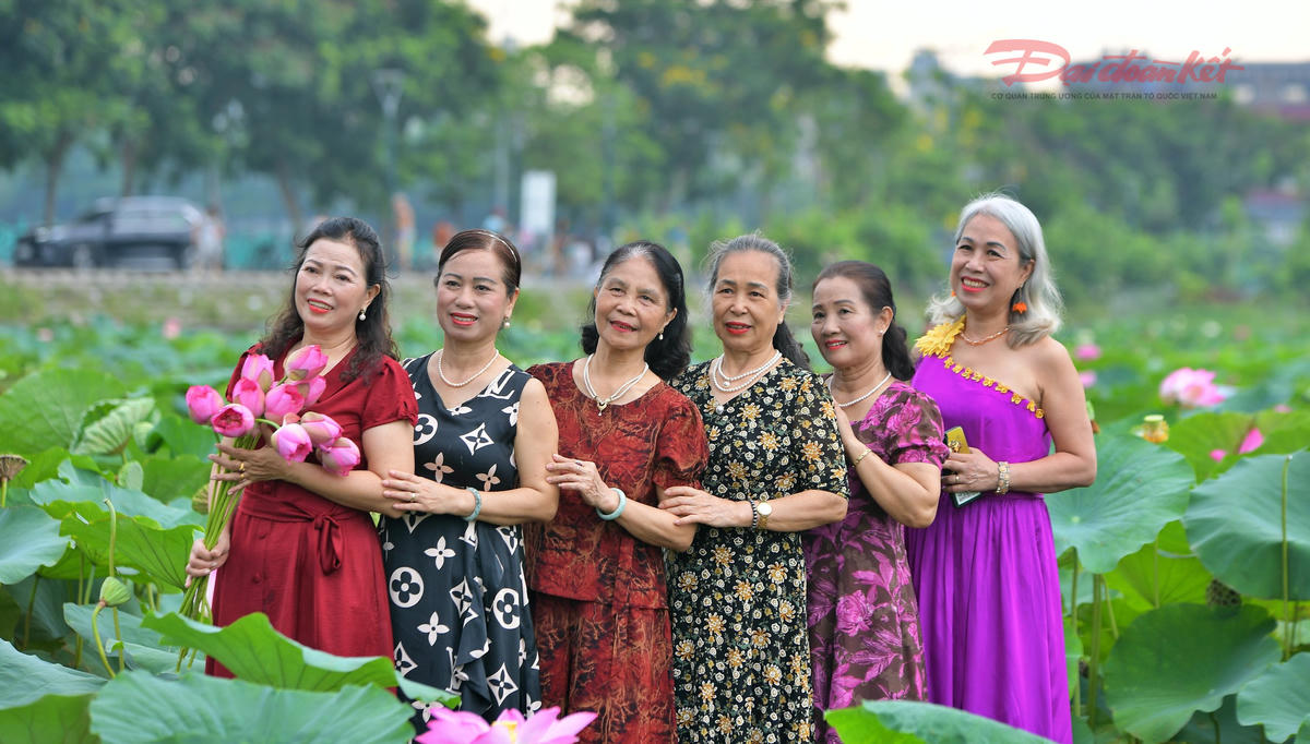 chup-anh-sen-ho-tay-2.jpg