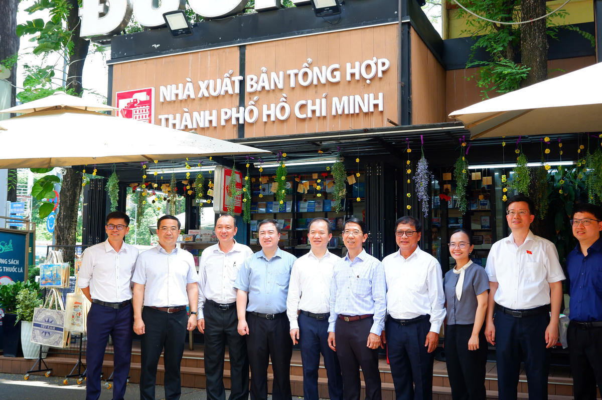 Ủy ban Văn hoá và Xã hội khảo sát hoạt động xuất bản tại TP Hồ Chí Minh