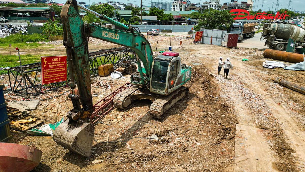 Công trường nút giao Phạm Tu - đường 70 tăng tốc thi công sau khi được bàn giao mặt bằng