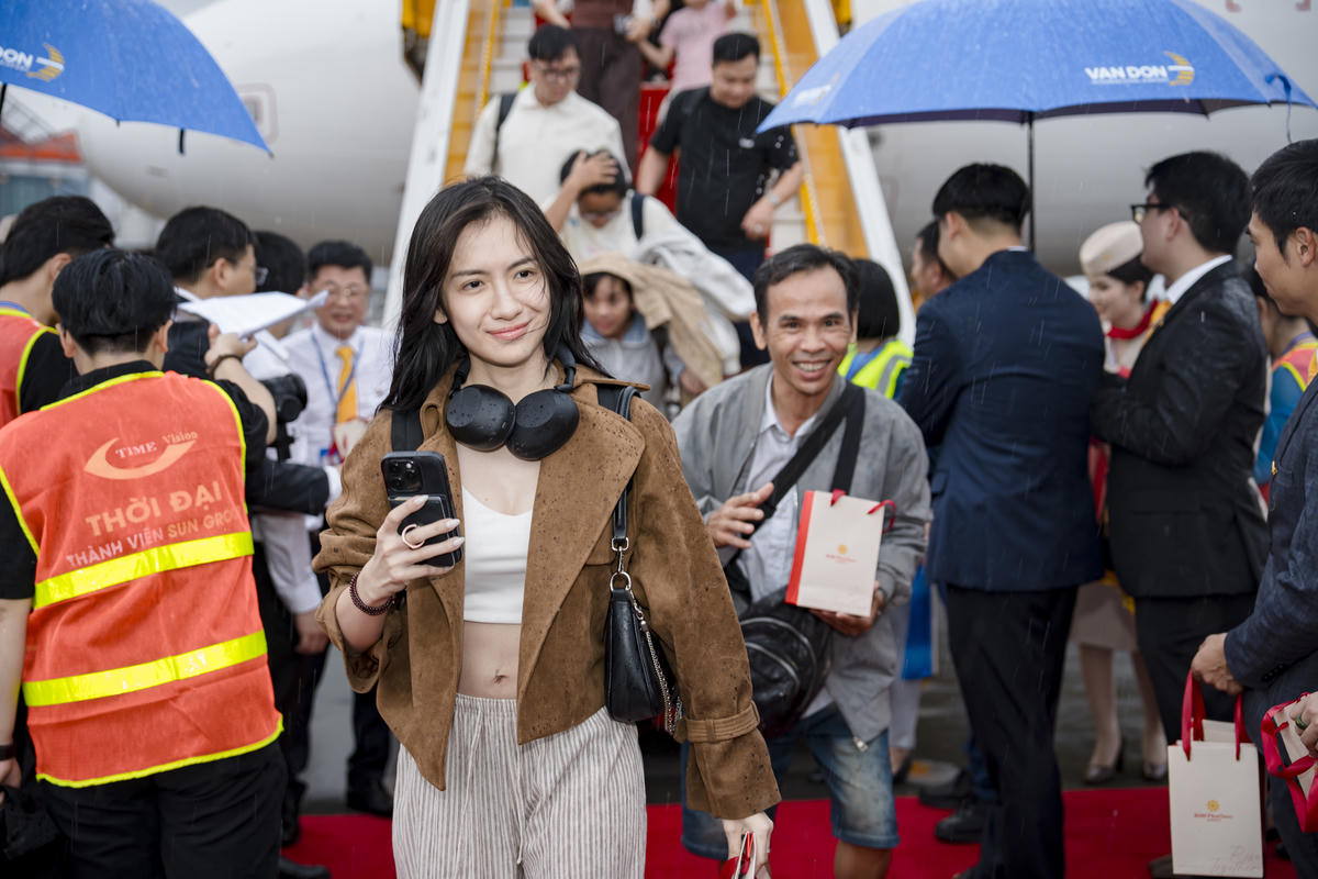 Hành khách vui mừng khi được trải nghiệm dịch vụ thực sự trọn vẹn của Sun PhuQuoc Airways.