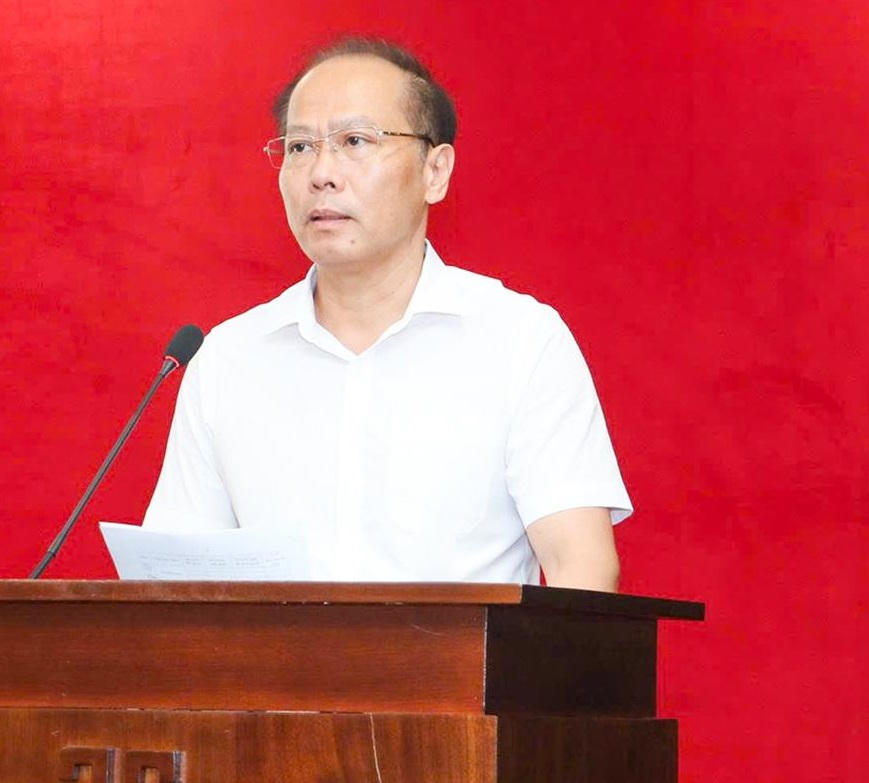 Ông Nguyễn Khắc Hà, Phó Bí thư Tỉnh ủy, Chủ tịch Ủy ban MTTQ Việt Nam tỉnh Khánh Hòa phát biểu tại hội nghị.