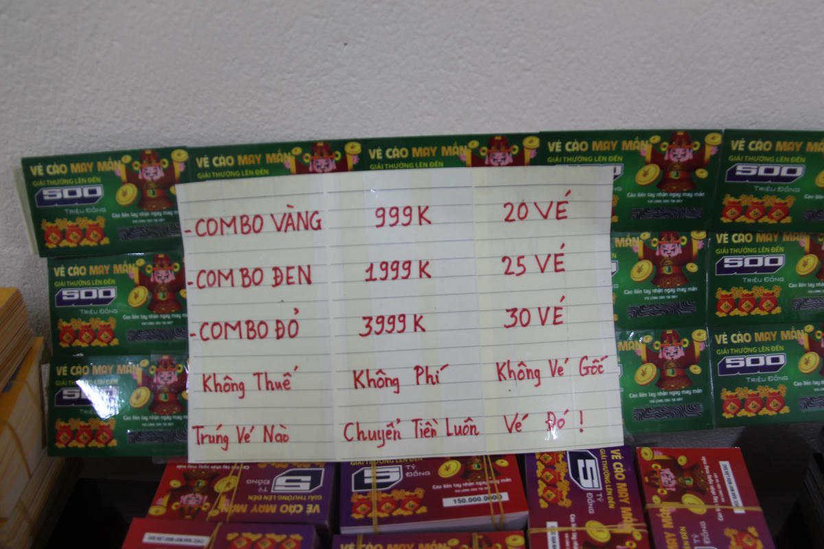 Các đối tượng tổ chức livestream bán vé theo 3 gói trị giá 999.000 đồng, 1.999.000 đồng và 3.999.000 đồng.