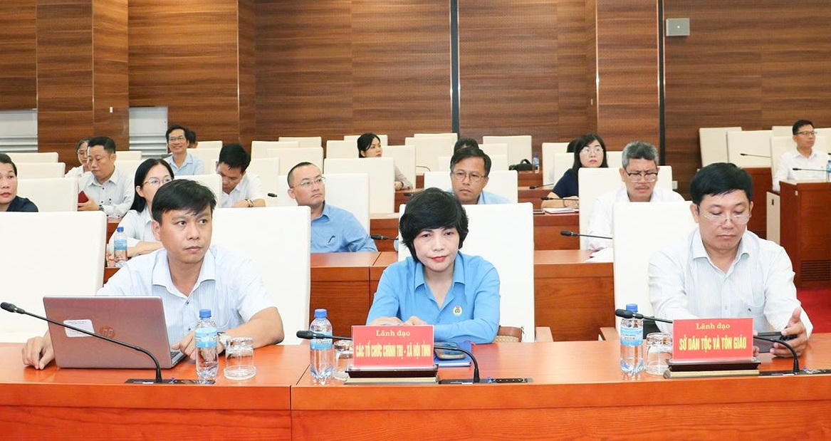 Các đại biểu dự hội nghị.