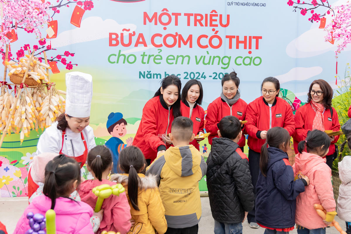 Một triệu bữa cơm có thịt do CHIN-SU cùng Quỹ Trò nghèo Vùng cao thực hiện