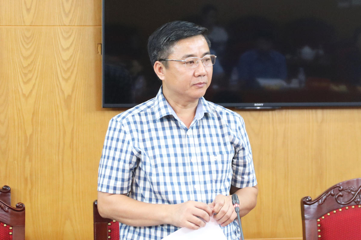 Ông Phạm Hồng Thanh - Trưởng Phòng Tổng hợp - Thư ký, Văn phòng Cơ quan UBTƯ MTTQ Việt Nam trình bày báo cáo tóm tắt đề tài.