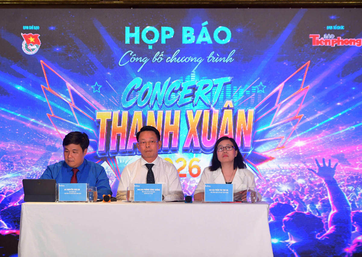 Đoàn chủ trì thông tin sự kiện Concert Thanh Xuân.