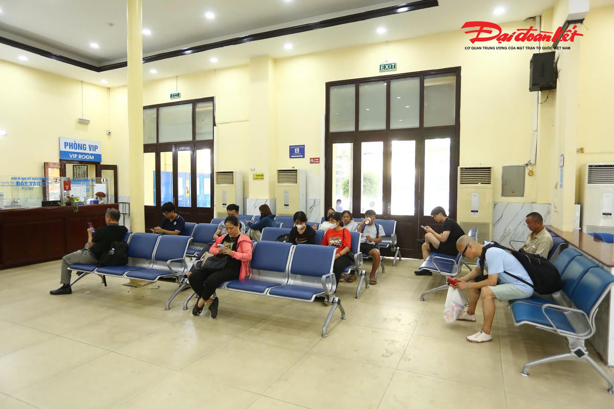 Toàn cảnh tuyến đường sắt ga Hà Nội - Ngọc Hồi trước đề xuất nghiên cứu di dời