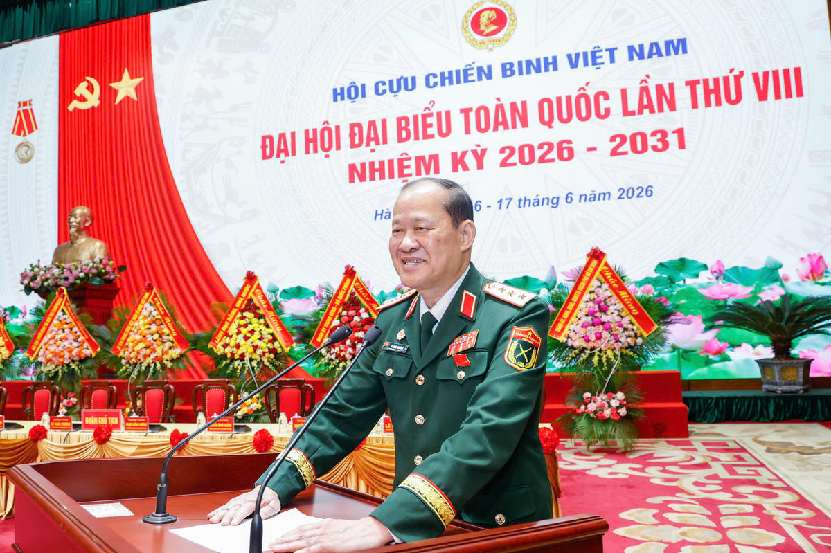Thượng tướng Bế Xuân Trường phát biểu khai mạc phiên thứ nhất Đại hội. Ảnh: Quang Vinh.