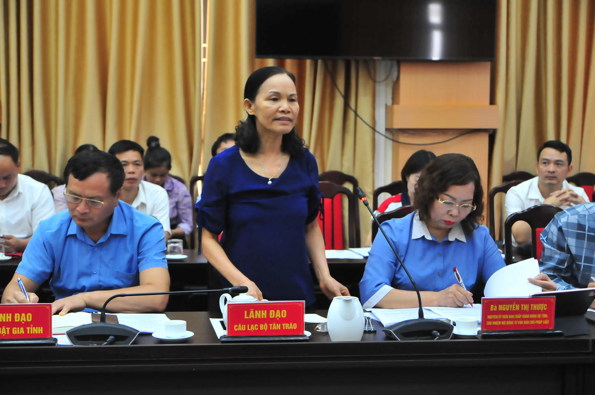 Nhiều đại biểu tham dự tích cực đóng góp ý kiến vào dự thảo.