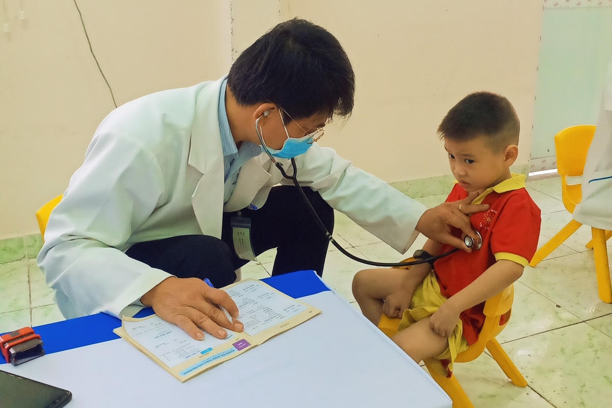 Trẻ dưới 6 tuổi được khám sức khỏe định kỳ ít nhất một lần mỗi năm