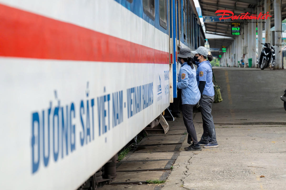 Toàn cảnh tuyến đường sắt ga Hà Nội - Ngọc Hồi trước đề xuất nghiên cứu di dời