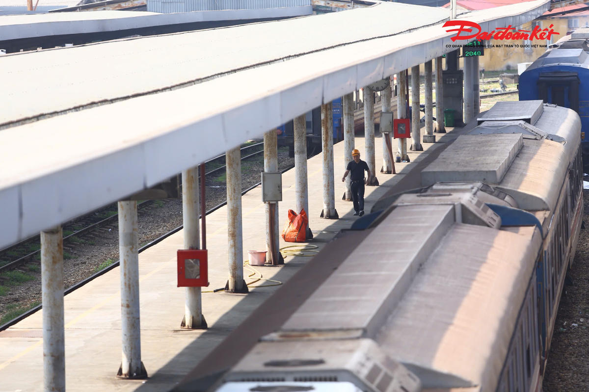 Toàn cảnh tuyến đường sắt ga Hà Nội - Ngọc Hồi trước đề xuất nghiên cứu di dời