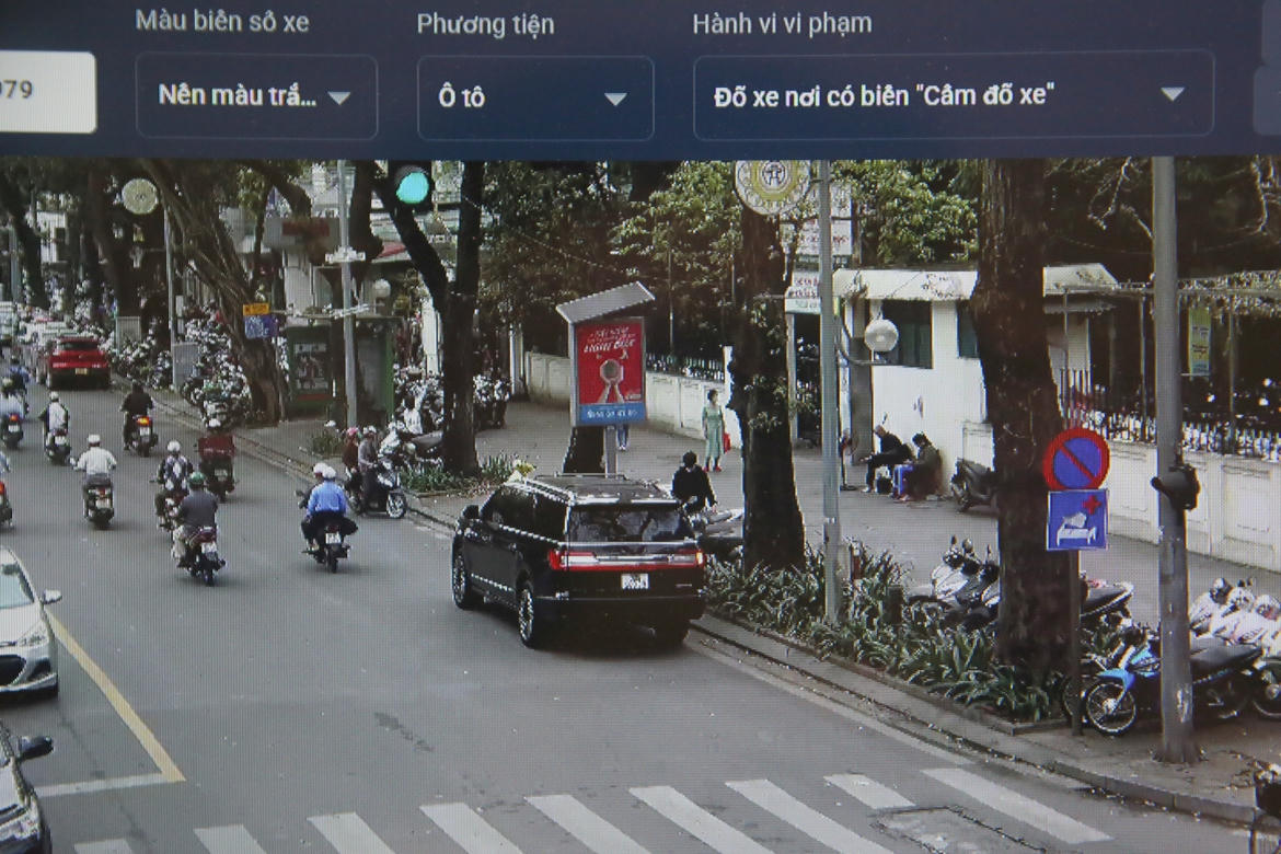 Hệ thống camera AI được lực lượng chức năng sử dụng để phát hiện từ xa các trường hợp dừng, đỗ xe sai quy định.